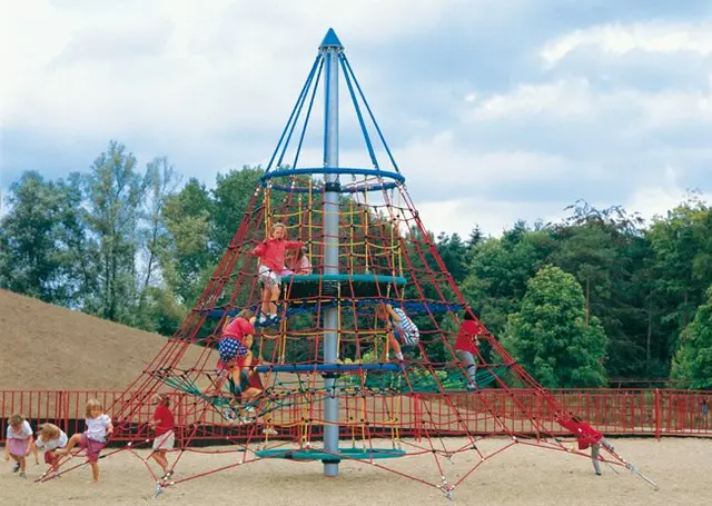 Chavi  klatrepyramide L950 x B950 x H650 cm 