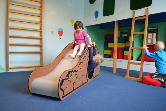 Sklie brun bjørn L178 x B43 x H72 cm 