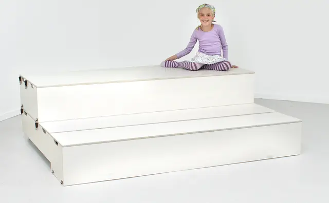 Scenetrapp B200 x D110 x H90 cm 