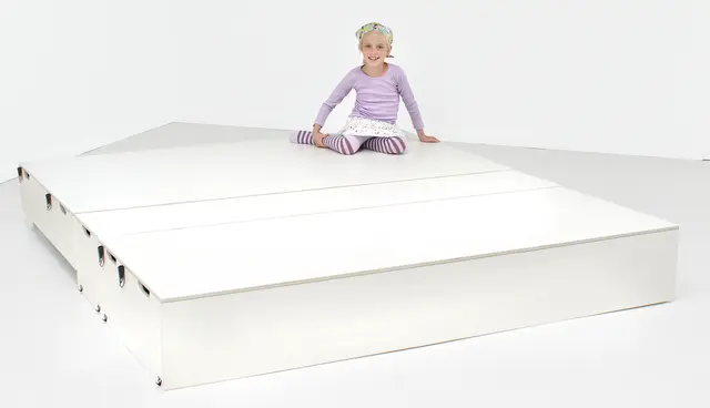 Scenetrapp B200 x D110 x H90 cm 