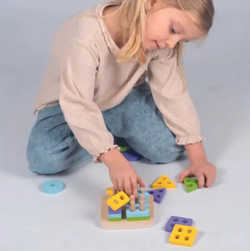 Stablespill geometriske former L12 x B12 x H6 cm 