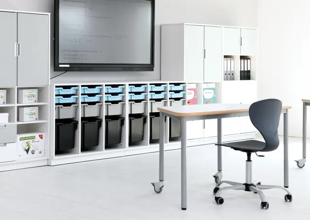 Quadro plastskuff liten lys blå B31 x D43 x H8 cm 