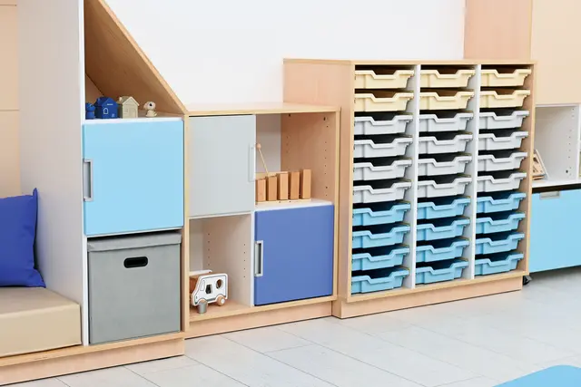 Quadro plastskuff liten lys blå B31 x D43 x H8 cm 