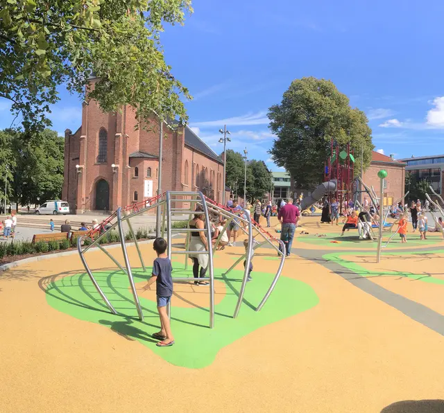 Klatrebue L400 x B370 x H190 cm 