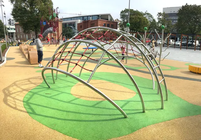 Klatrebue L400 x B370 x H190 cm 