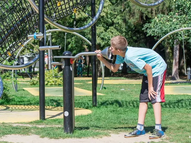 Samtale over kanalen L57 x B34 x H134 cm 