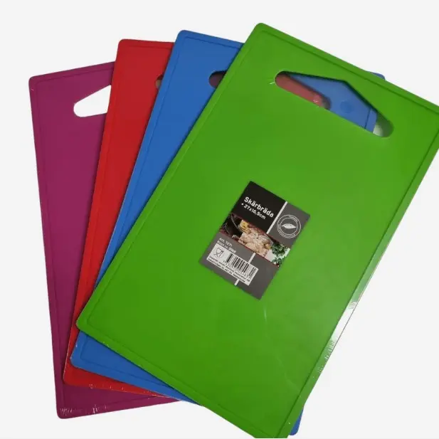 Skjærebrett i plast - sett à 4 stk L27 x B17 cm 