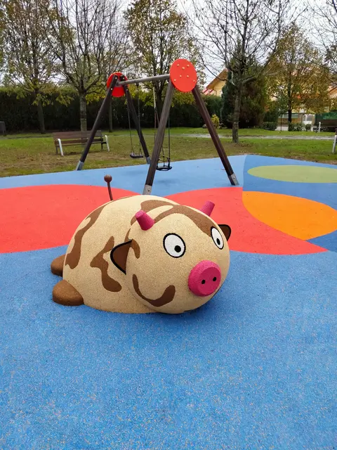 Ku gummidyr 3D-figur L182 x B150 x H82 cm 