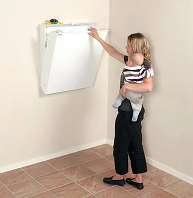 Vegghengt stellebord med madrass B673 x D165 x H725 mm 