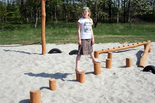 Balanse- og sittestubbe L17 x B17 x H10-50 cm 