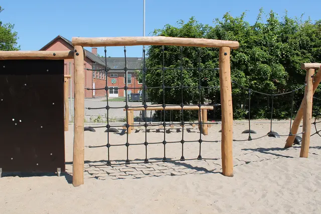 Core klatrenett med robiniastolper B280 x D20 x H210 cm 