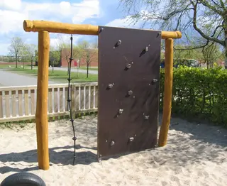 Core robiniastativ m/klatrevegg og tau L280 x B24 x H210cm