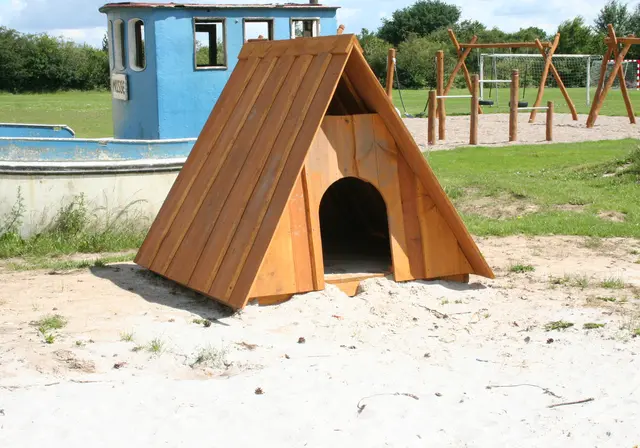 Core knaphuset i lerk L190 x B220 x H170 cm 