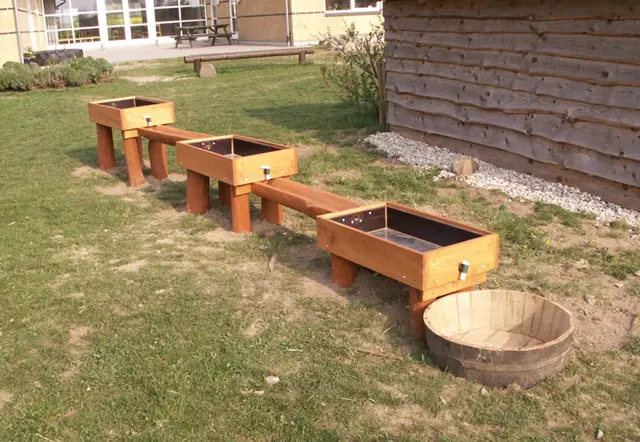 Core vannlek i robinia L426 x B46 x H56 cm 