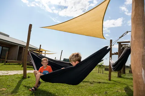 Hengekøyekombinasjon med solseil L400 x B340 x D340 x H220 cm