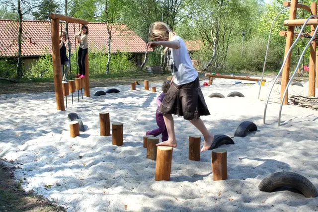 Balansestokker Ø16-18 x H10-50 cm, 10 stk 