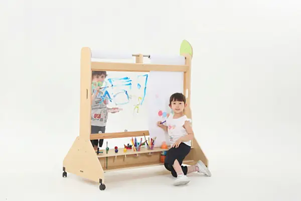 Mobilt staffeli med plexiglass L123 x B70 x H130 cm 