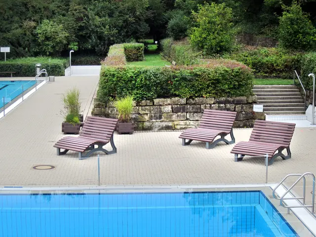 Aveto sun lounger grå/brun B150 x D28 x H34 cm 