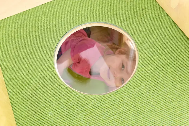 Leo lekekrok B225 x D273 x H183 cm 