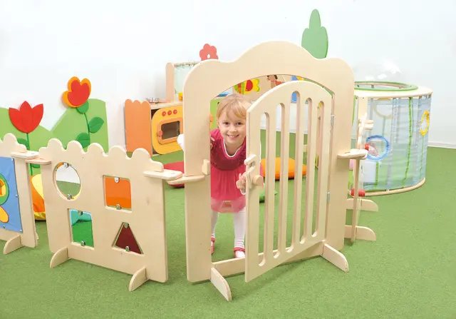 Babyhjørnet dør B84 x D24 x H106 cm 