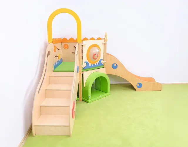 Båt lekehjørne med trapp og sklie B110 x D110 x H120 cm 