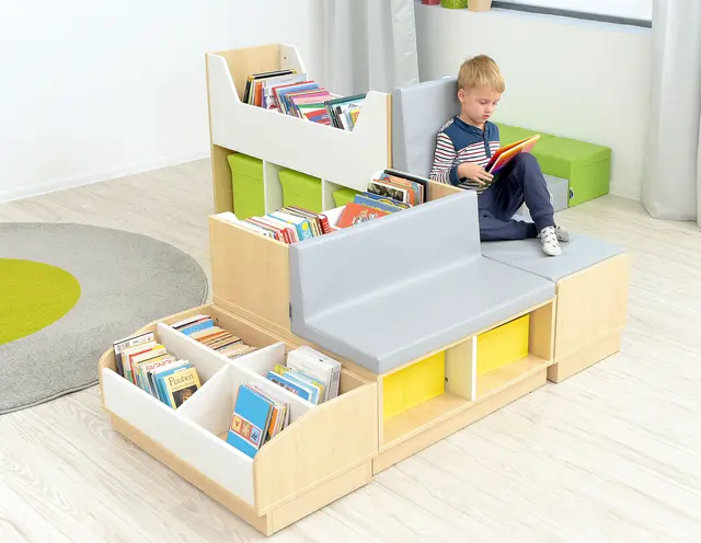 Quadro bokreol med sitteseksjon B80 x D42 x H88 cm 