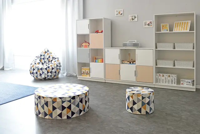 Geo puff med triangler Ø80 cm 