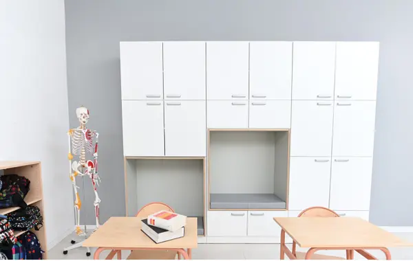 Zen skapseksjon med 2 lesehuler B323 x D50/52 x H258 cm 