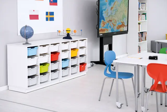 Colores stol junior rød Sittehøyde H30 cm 