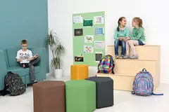 Tribunetrapp B120 x D106 x H92 cm