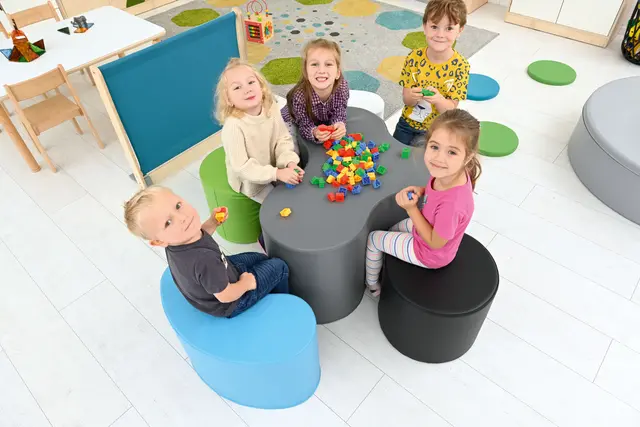 Linne puffsett med bord 6 deler 