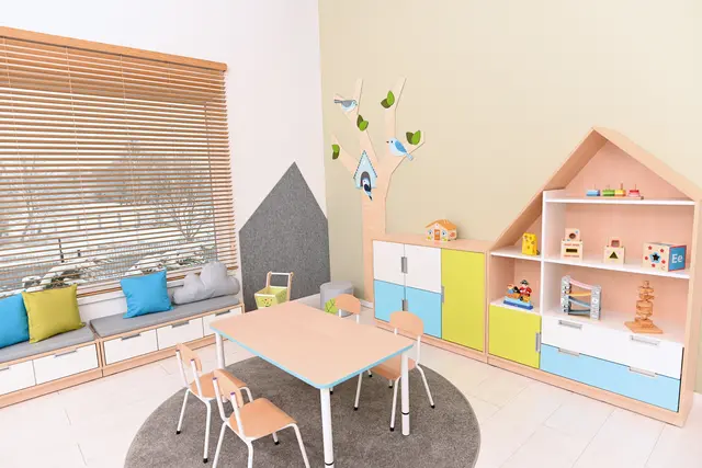 Tre veggdekorasjon B135 x H240 cm 