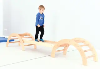 Stor buet stige L49 x B98 x H50 cm