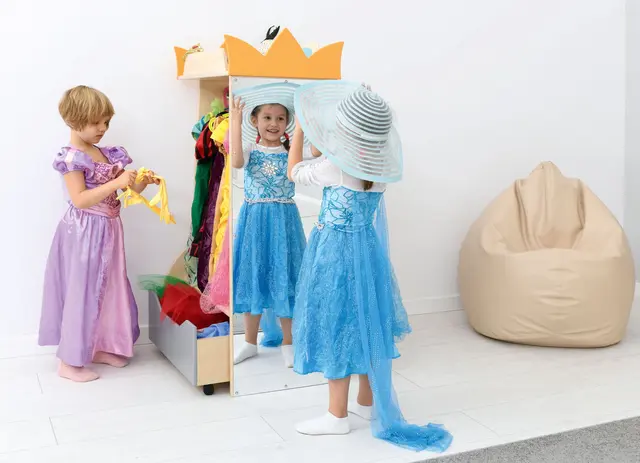 Fantasi utkledningsvogn B74 x D57 x H137 cm 