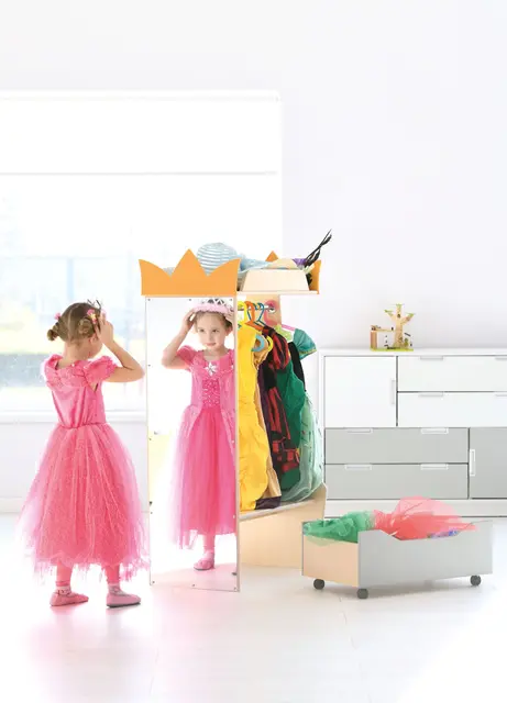 Fantasi utkledningsvogn B74 x D57 x H137 cm 