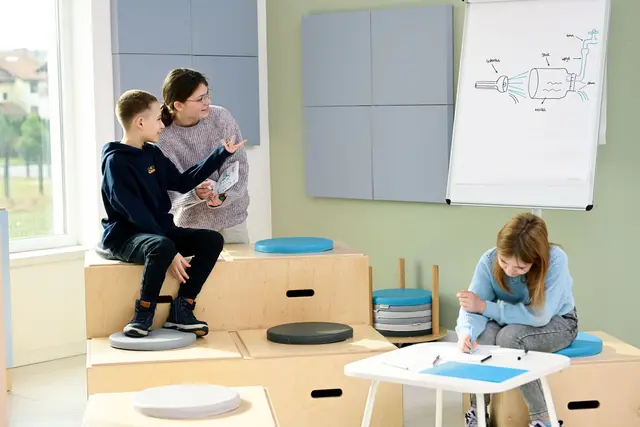 Moddi podie B60 x D60 x H30 cm 