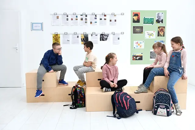 Moddi podie B60 x D60 x H30 cm 