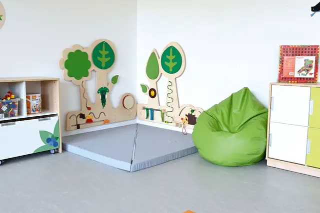 Skog motorikktavle I B131 x H118 cm 