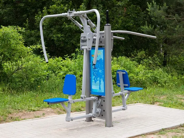 Butterfly brystpress H203 x B114 x D147 cm 