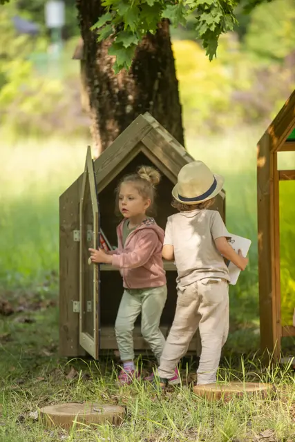 Terra bokhylle L79 x B56 x H128 cm 