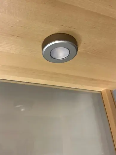 Lys til utstillingsskap 