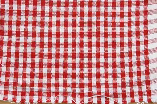 Bomullstoff smårutet rød B140 cm