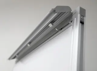 Whiteboardtavle på mobilt stativ 70x100 cm