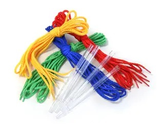 Tråd og nål til sykort 4 nåler, 16 tråder