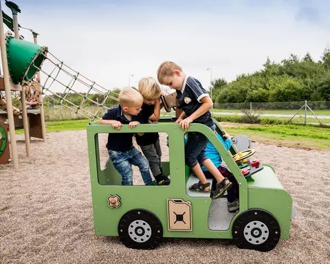 Ledon Explore Offroader lekebil L162 x B83 x H125 cm