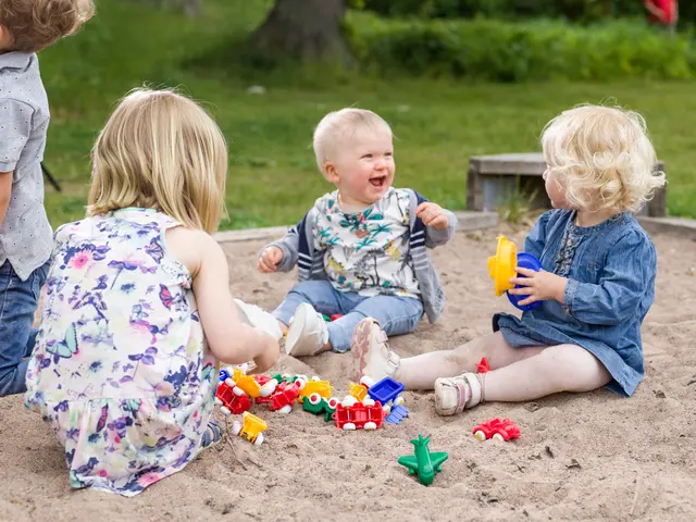 Kjøretøy i bøtte L9 cm, 30 stk 