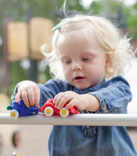 Kjøretøy i bøtte L9 cm, 30 stk 