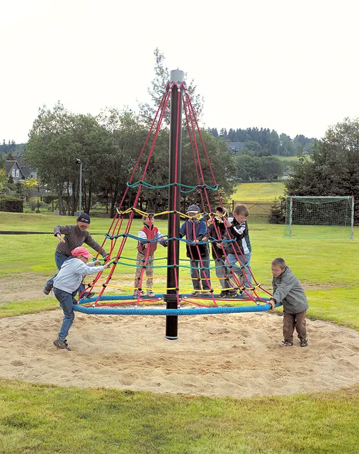 Klatrekarusell Ø300 x H300 cm 