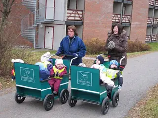 Englebarnekspressen L105 x B76 x H86 cm