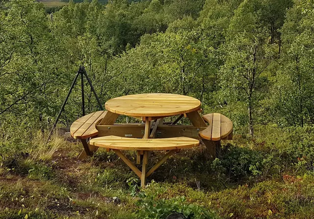 Bord/benk rundt Ø230/150 cm  H 73 / 55cm 